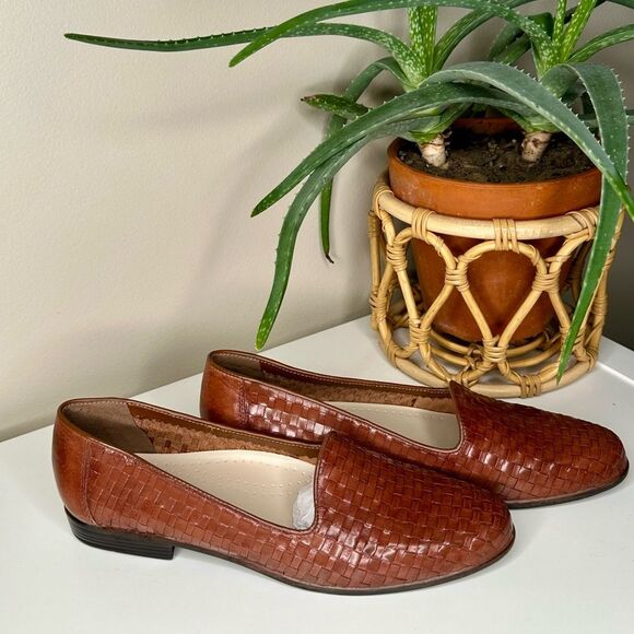 Trotters Woven Leather Loafers SlipOn Flats Brown Basketweave Leather 10.5N NWOB - Picture 2 of 11